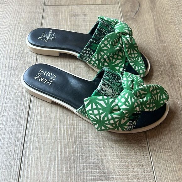 Anthropologie x Hope For Flowers by Tracy Reese x Naturalizer Forsythia Sandals - Picture 3 of 5